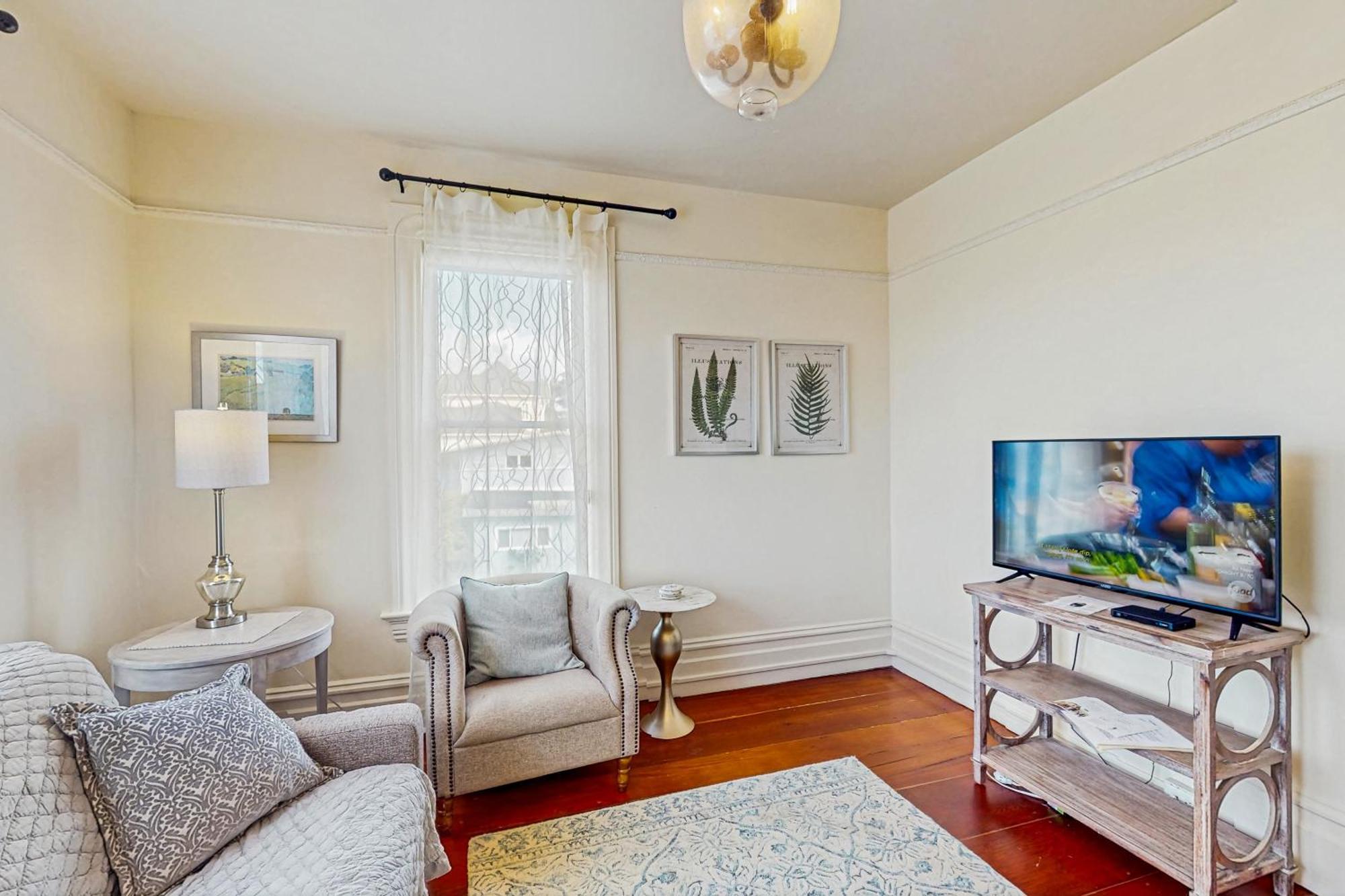 Lilac Victorian Downstairs Eureka Quarto foto